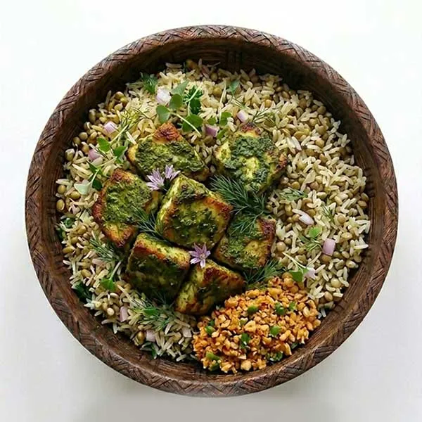 Green Masala Fish Fry With Matki Bhat And Peanut Thecha